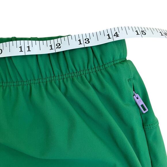 Fabletics The One Short 7in lined in Putting Green Athletic Lightweight Sz Sm - Picture 9 of 16